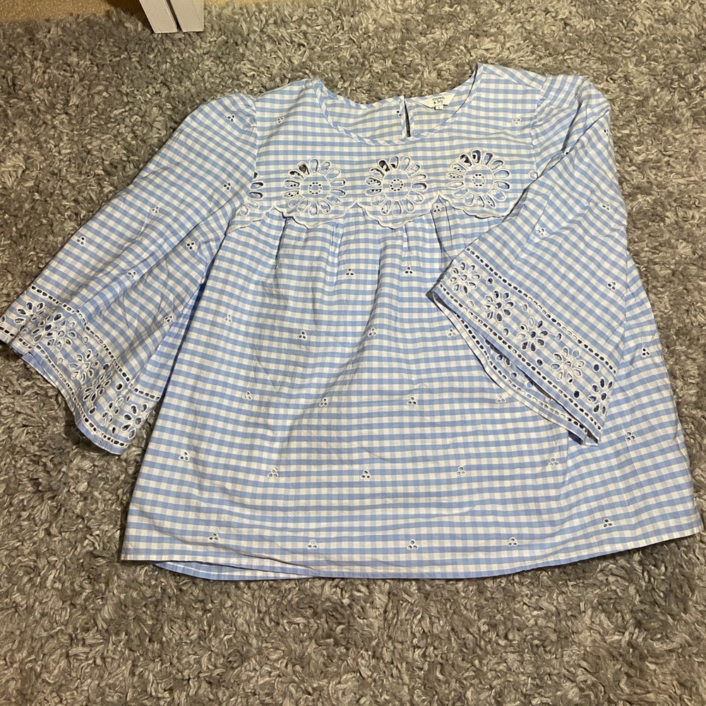 Crown and Ivy checkered blue top!
